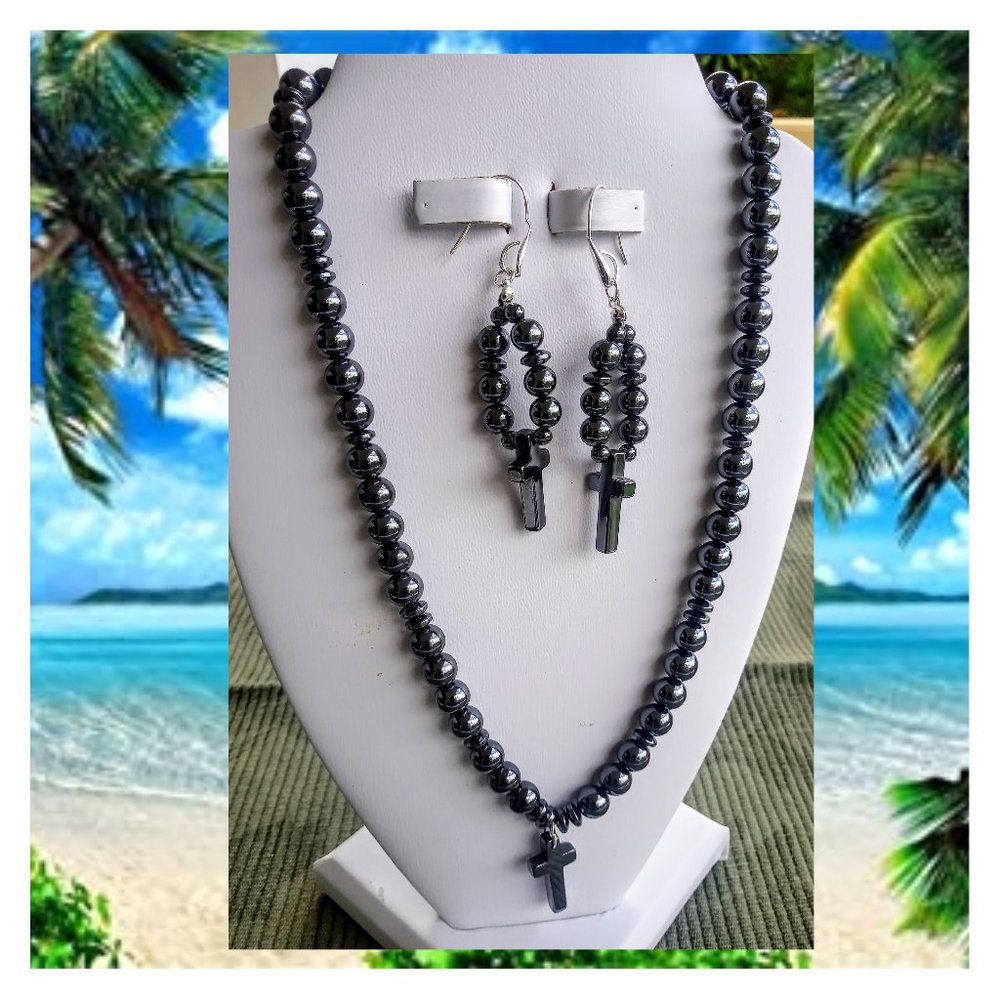 Hemalyke Beauty with Cross